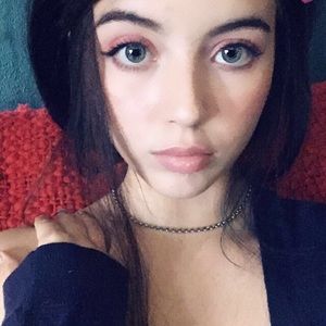 Meet your Posher, Bella